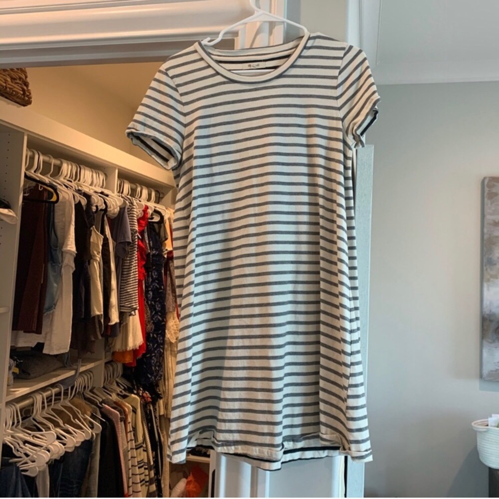 Madewell Gray and White T-shirt Dress - Sz M